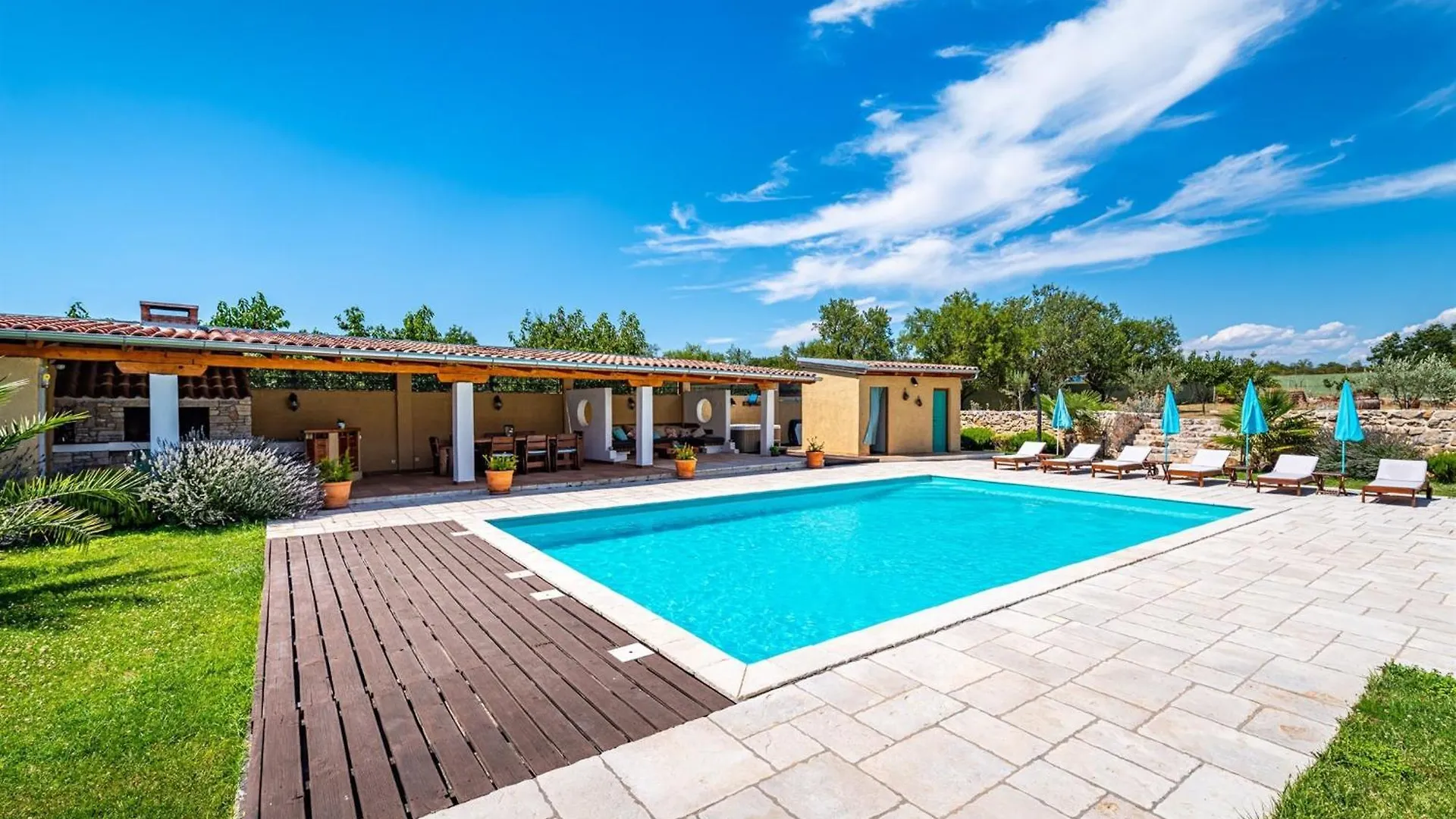 My Dalmatia - Villa Kadulja With Private Pool And Tennis Court Sveti Filip i Jakov