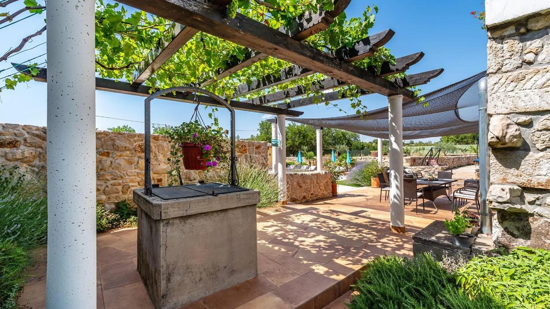 My Dalmatia - Villa Kadulja With Private Pool And Tennis Court Sveti Filip i Jakov